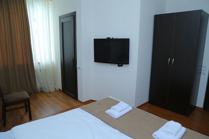 Room 6 of 47