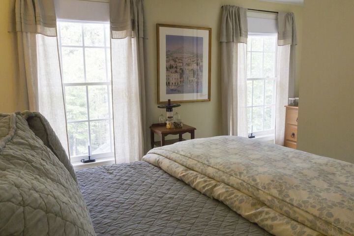 Room 12 of 25