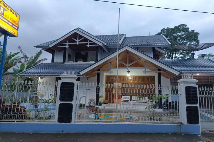 OYO 93706 Penginapan Syariah Hj. Kenan