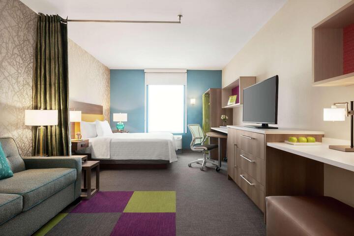 1 Queen Bed Studio (22 of 32)