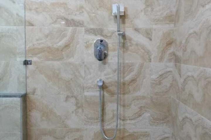Room 15 of 18