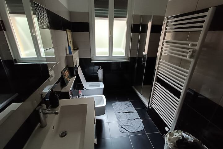 Room 4 of 4