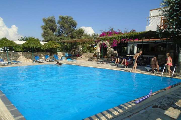 Pool 16 of 50