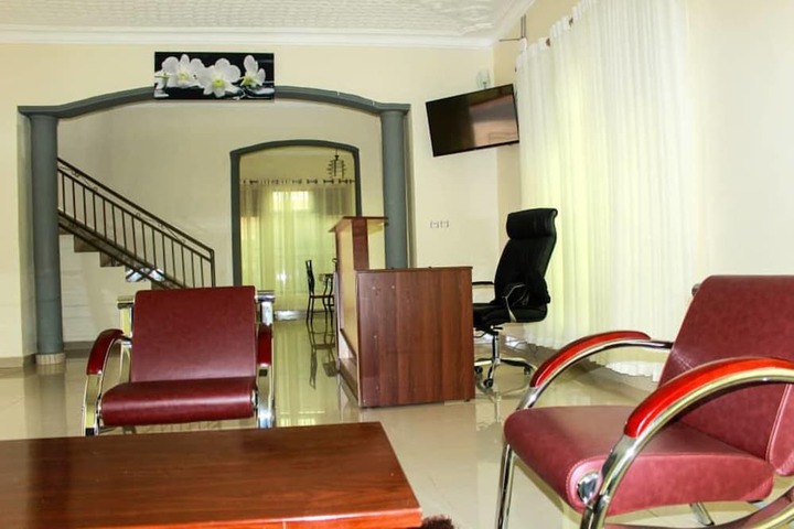 ELEGANCE HOTEL
