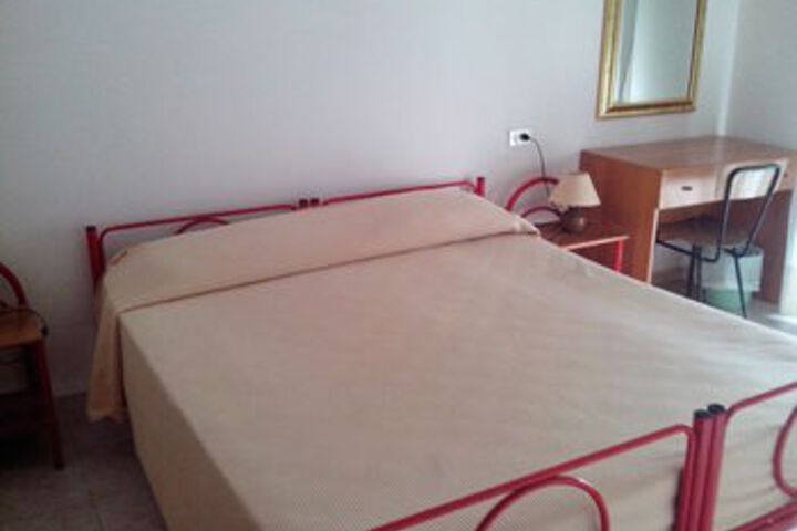 Room 9 of 24