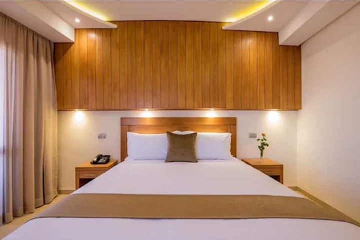 Room 5 of 33