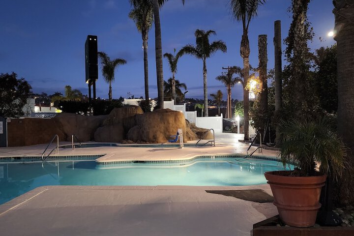 Pool Hotel