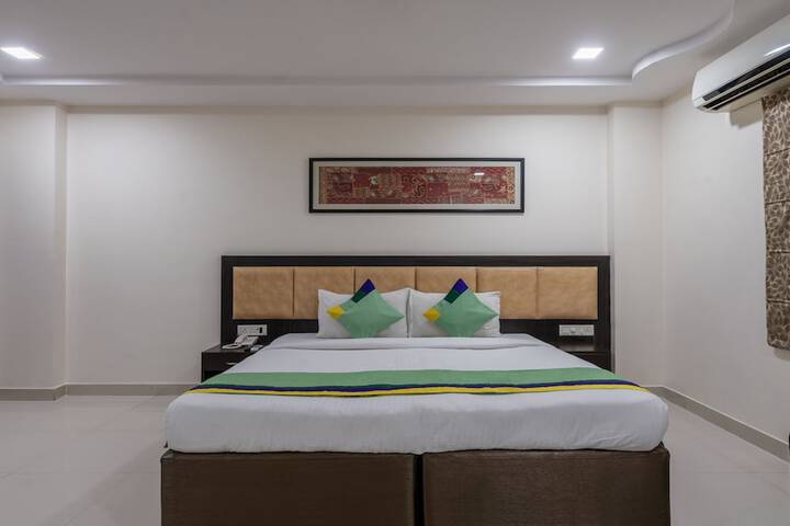Room 17 of 37