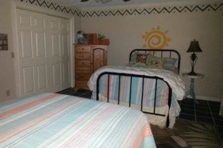 Room 8 of 19