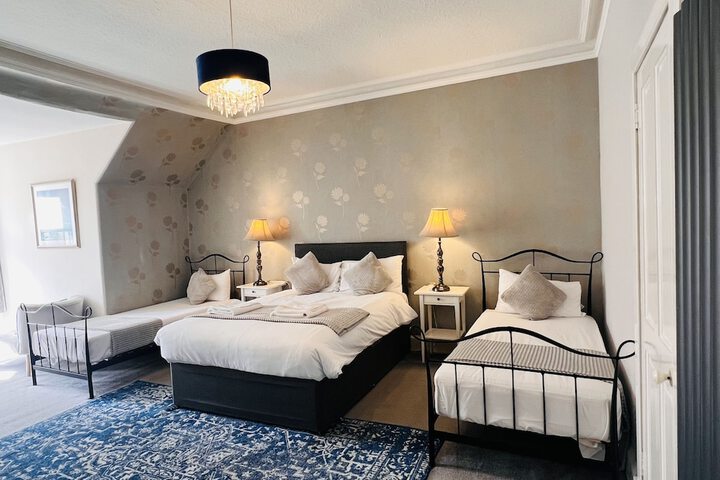Room 44 of 99
