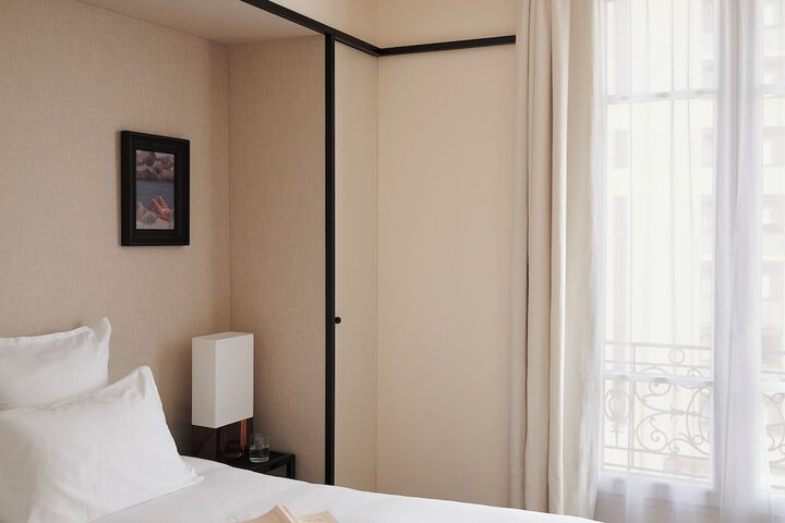 Room 11 of 22