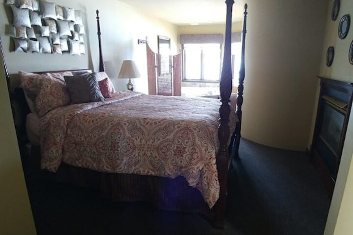 Room 37 of 128