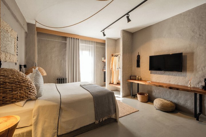 Room 16 of 53