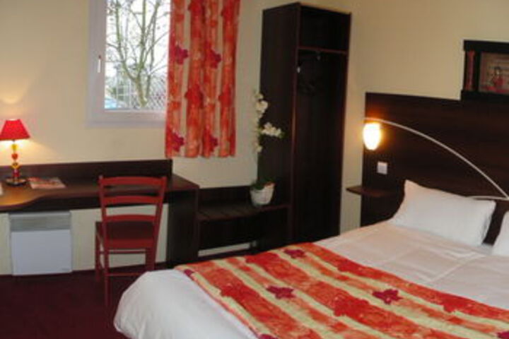 Room 6 of 11