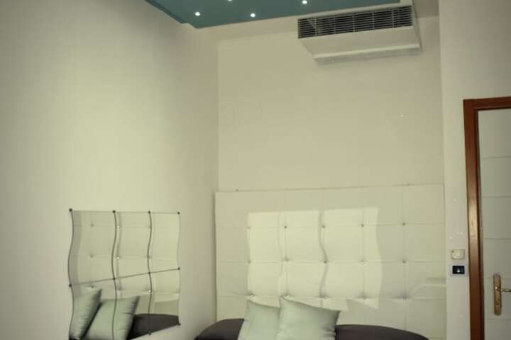 Room 16 of 72