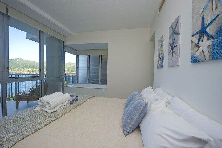 Room 6 of 19