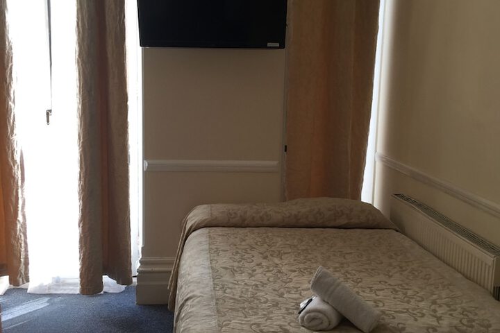 Room 130 of 283