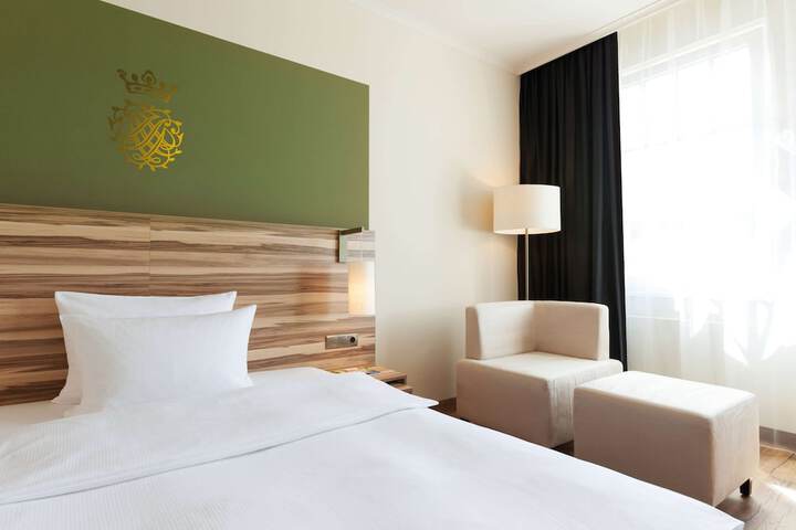 Room 12 of 79