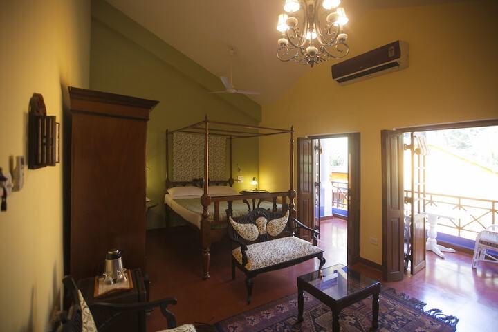 Room 83 of 162