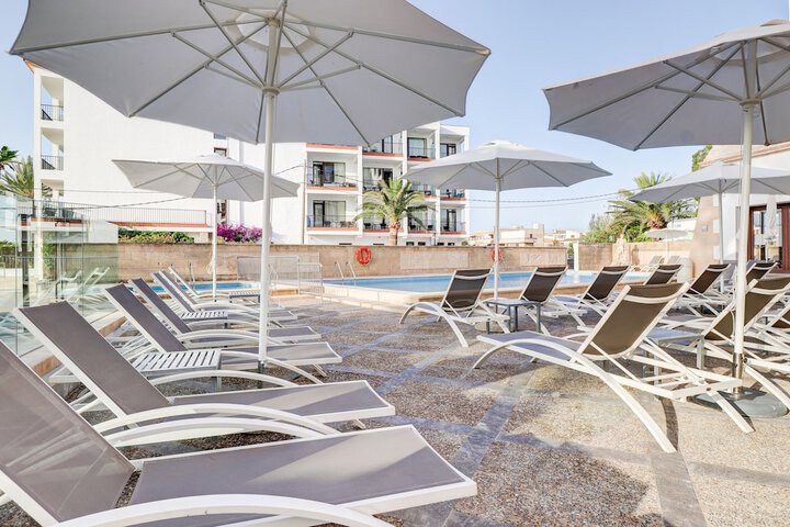 Pools & Facilities