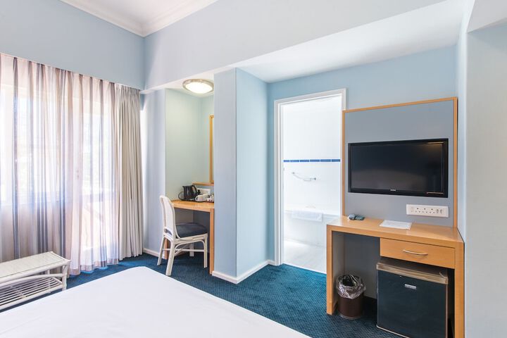 Room 25 of 63