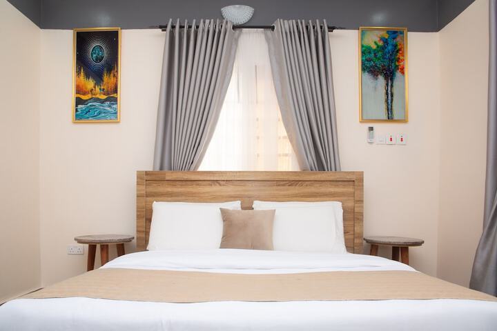 Room 9 of 24