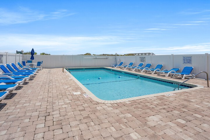 Pool 18 of 42
