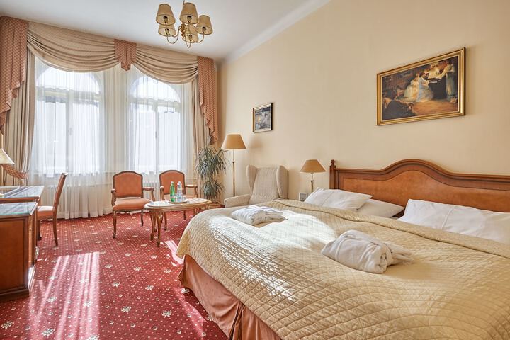 Room 10 of 81