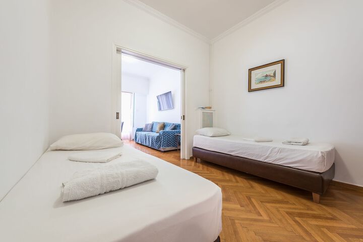 Room 3 of 20