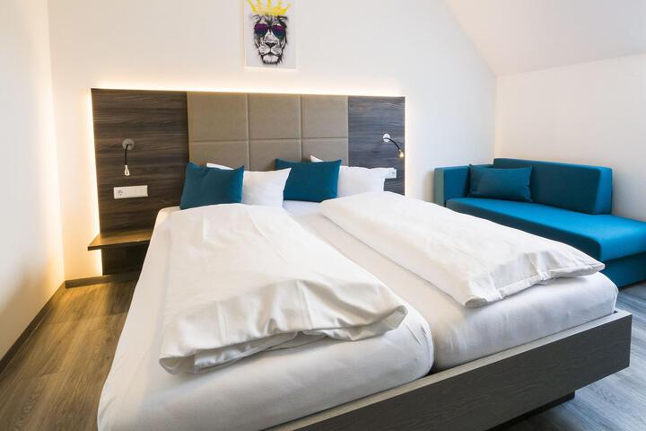 Room 53 of 113