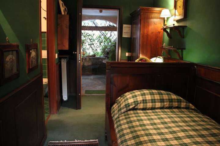 Room 12 of 29
