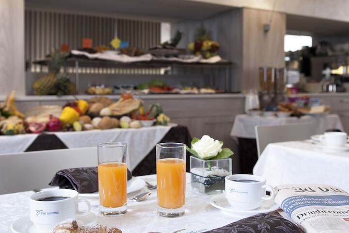 Breakfast area