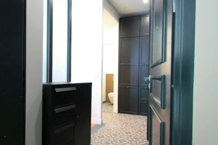 Room 10 of 17