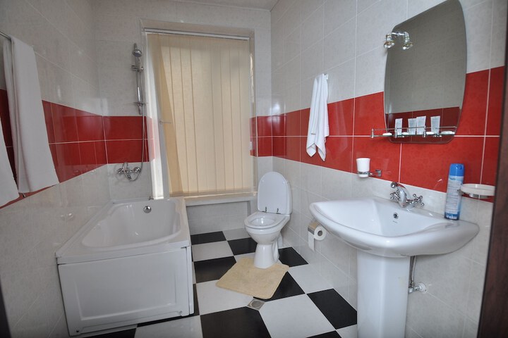 Room 15 of 31