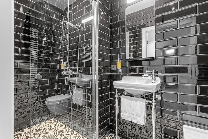 Room 34 of 35