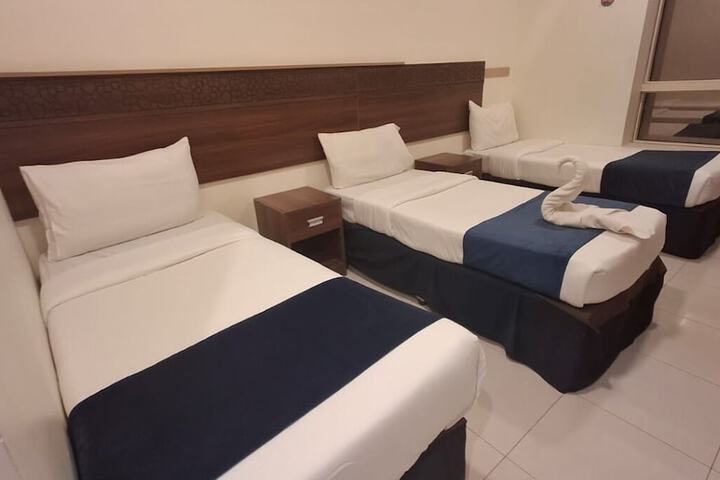 Room 4 of 27