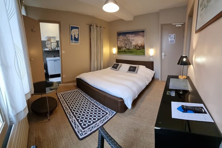 Room 6 of 30