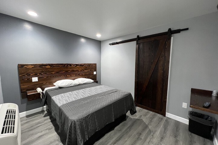 Room 6 of 20