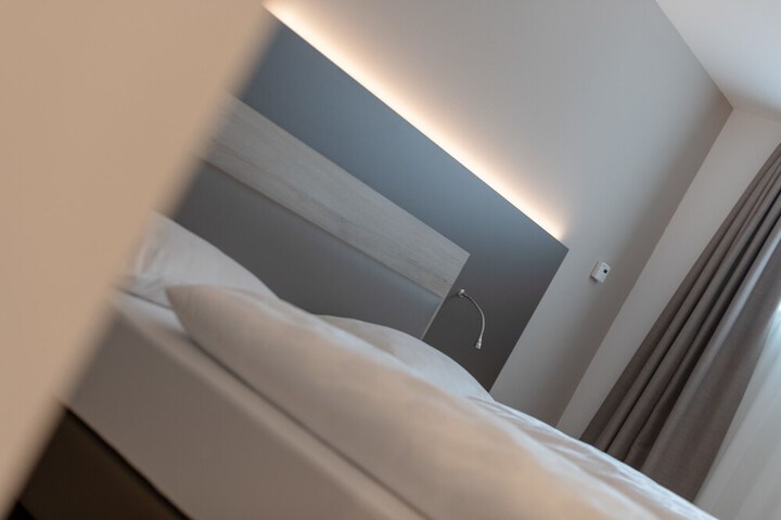Room 47 of 172