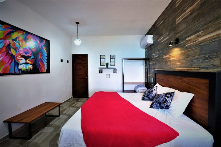 Room 9 of 34