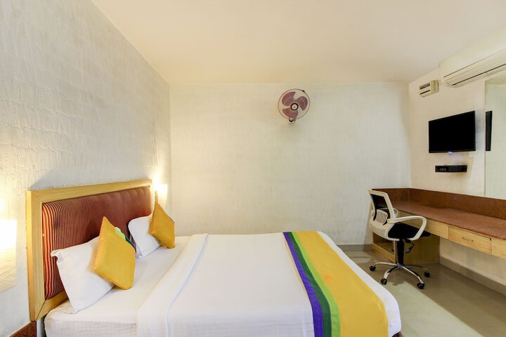 Room 12 of 24