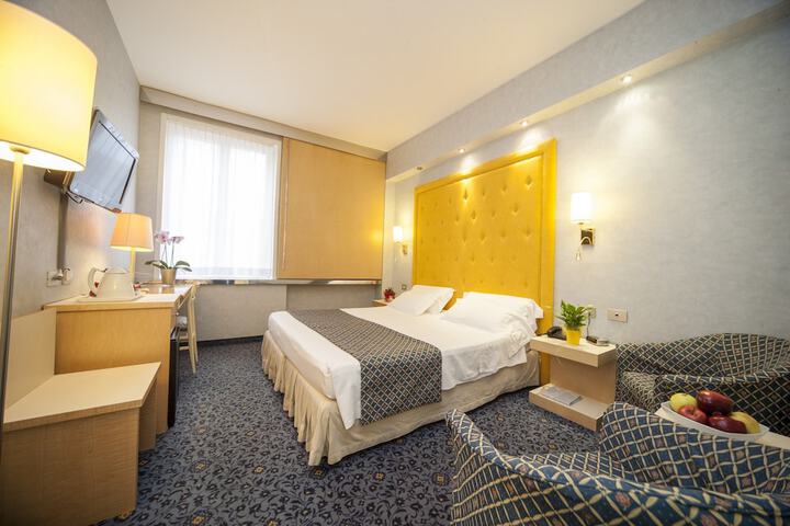 Room 21 of 40