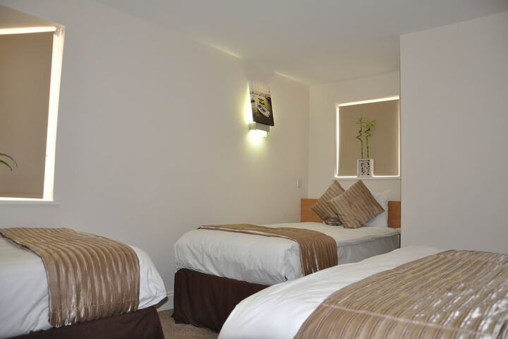 Room 5 of 35