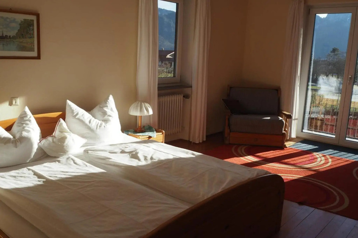 Room 5 of 14