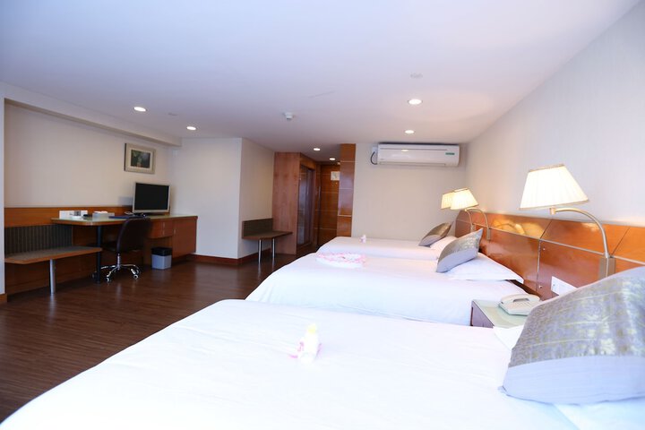 Room 7 of 49