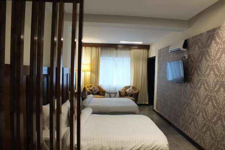 Room 8 of 39