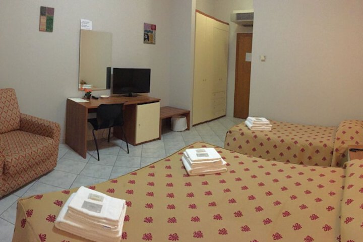 Room 10 of 45