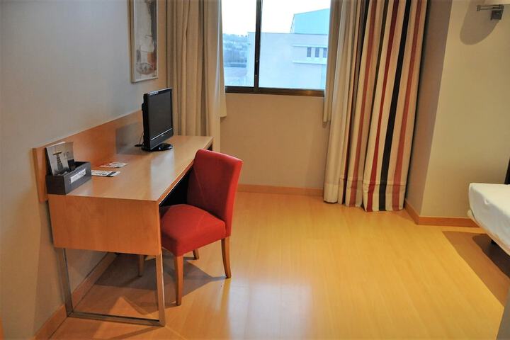 Room 10 of 31