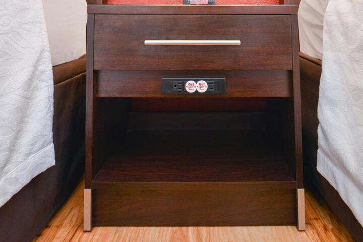 Premium King Bed Kitchenette (4 of 5)