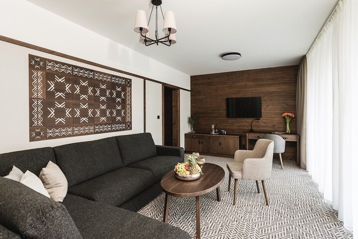 Room 8 of 36